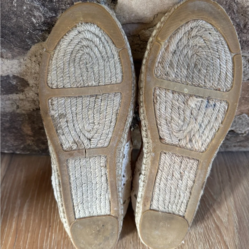 🔥Tory Burch Cream/ Tan Macrame Espadrilles Blue Embellishments sz 10.5 pricefirm
